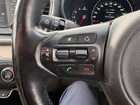 2016 Kia Sorento - thumbnail 11