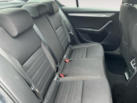 2020 Skoda Octavia AMBITION 1.6 TDI 115HP 4DR €20,500 thumbnail