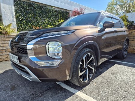 2022 Mitsubishi Outlander - photo 2