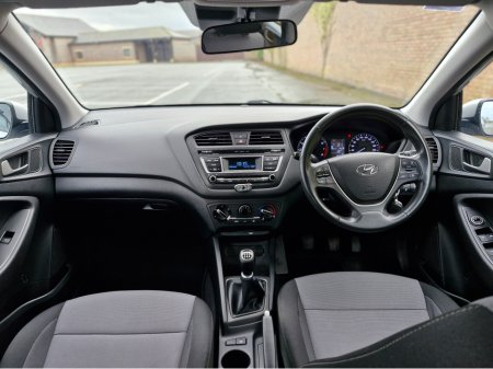 2018 Hyundai i20 DELUXE Finance Available €9,994 thumbnail