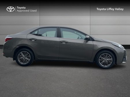 2018 Toyota Corolla - thumbnail 3