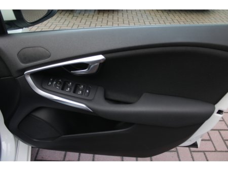 2016 Volvo V40 2.0D4 SPORT 5DR HATCHBACK AUTO HUGE SPEC  // 1 OWNER CAR // AS NEW CONDITION THROUGHOUT // BUY WITH CONFIDENCE AA AND SIMI APPROVED DEALER 2025 // FINANCE ARRANGED // €14,950 thumbnail