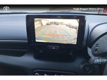 2025 Toyota Yaris YARIS HYBRID 1.5 LUNA thumbnail