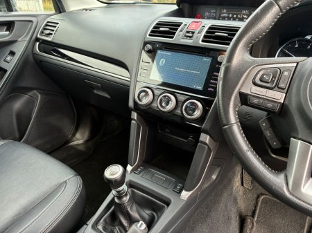 2016 Subaru Forester - thumbnail 12