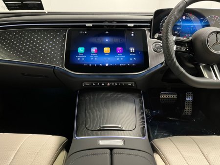 2026 Mercedes-Benz E Class 300e AMG - 19 Inch Alloys - Reversing Camera - Ambient Lighting - Sat Nav - Climate Control - Electric Heated Memory Seats - Keyless Start - Apple CarPlay/Android Auto €87,226 thumbnail