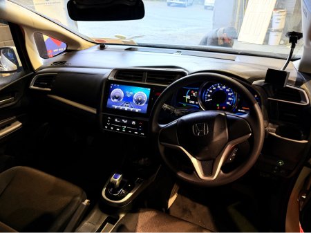 2014 Honda Fit DAA-GP5 €8,999 thumbnail