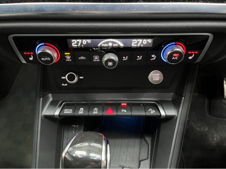 2020 Audi Q3 2020 AUDI Q3 35TDI QUATTRO S LINE 2.0 AUTOMATIC / CRUISE CONTROL / 360° PARKING CAMERA / ELECTRIC HEATED SEATS / PADDLE SHIFTERS thumbnail