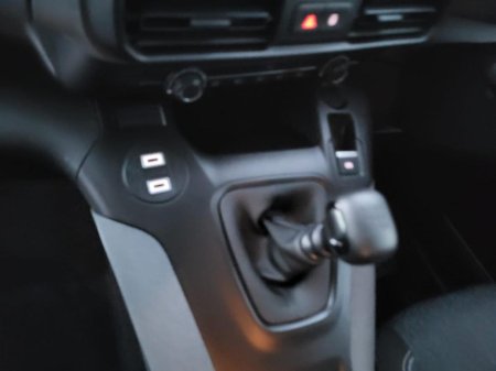 2026 Peugeot Rifter Allure+ 1.5l 100bhp €35,995 thumbnail