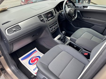 2015 Volkswagen Golf SV 1.6 TDI 110 bhp Comfortline €10,950 thumbnail