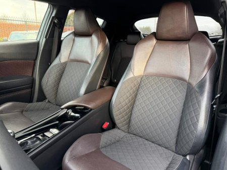 2017 Toyota C-HR (171) 1.8 HYBRID SPORT AUTO €18,950 thumbnail