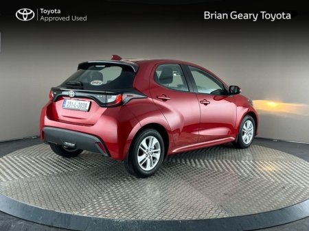 2025 Toyota Yaris HYBRID LUNA €26,950