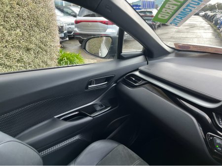 2022 Toyota C-HR - thumbnail 16