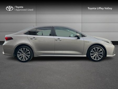 2019 Toyota Corolla LUNA SPORT 4DR HYBRID SALOON €20,950 thumbnail