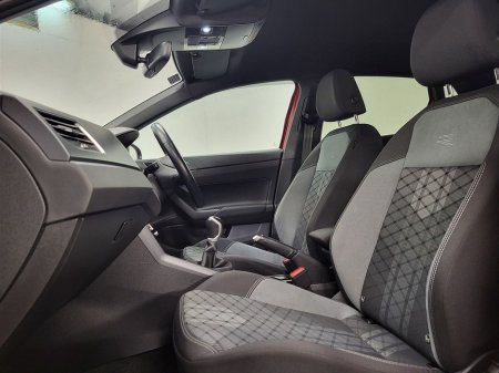2023 Volkswagen Polo 1.0 TSI 95HP R-Line €21,975 thumbnail