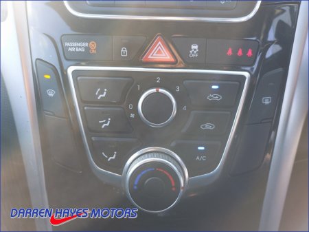 2016 Hyundai i30 1.6 DELUXE 5DR €8,445 thumbnail