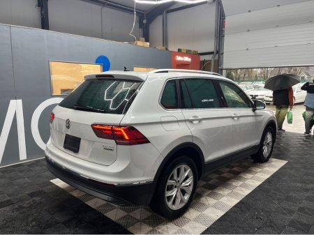 2020 Volkswagen Tiguan - thumbnail 2