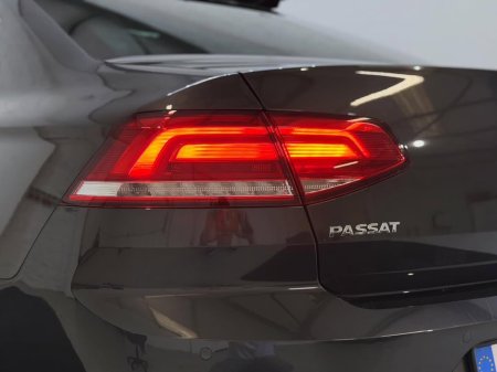 2018 Volkswagen Passat - thumbnail 6