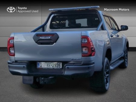 2025 Toyota Hilux HILUX 2.8 INVINCIBLE €57,000 thumbnail