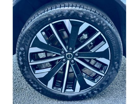 2025 Volvo XC90 + T8 PHEV AWD AUTO PLUS €78,950 thumbnail