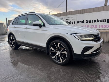 2021 Volkswagen Tiguan LIFE 2.0 TDI MANUAL 6SPEED FWD 122BHP 5 5DR €26,800 thumbnail