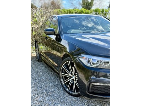 2020 BMW 5 Series - photo 2