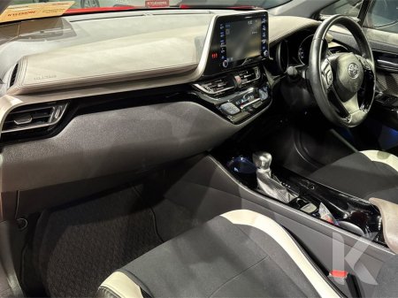 2019 Toyota C-HR - thumbnail 16