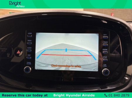 2023 Toyota Aygo X 1.0 DESIGN 4DR €18,950 thumbnail