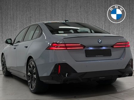 2026 BMW 5 Series - thumbnail 2