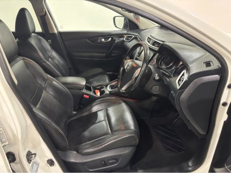 2015 Nissan Qashqai 1.5 DCI TEKNA 110PS 5DR**FULL LEATHER**PAN ROOF** €8,995 thumbnail