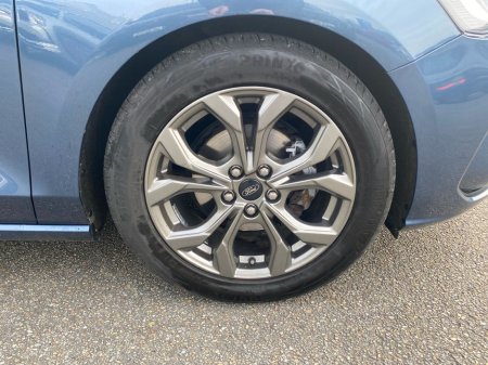 2022 Ford Focus - thumbnail 5