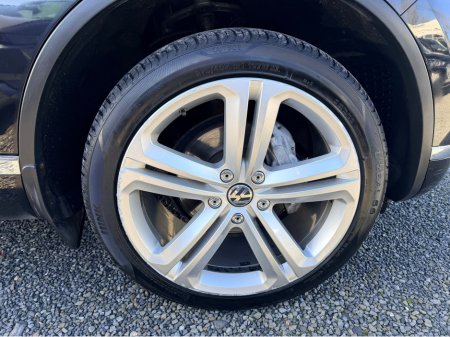 2015 Volkswagen Touareg - thumbnail 26