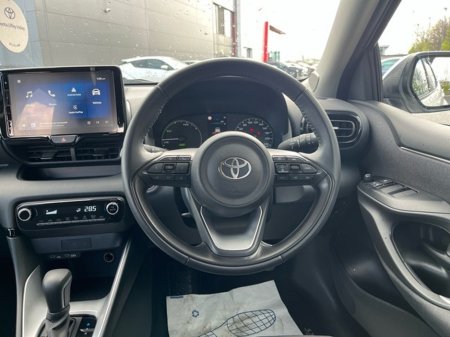 2024 Toyota Yaris - thumbnail 9