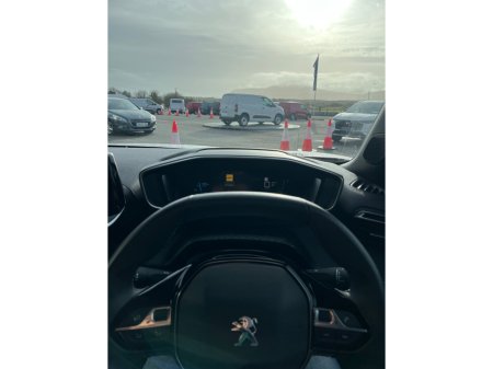 2023 Peugeot 2008 - thumbnail 13