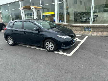 2014 Toyota Auris 1.4 D-4D ACTIVE S/S 90BHP €10,500