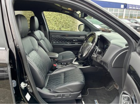 2021 Mitsubishi Outlander - thumbnail 10