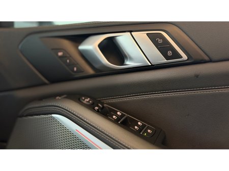 2022 BMW X5 XDRIVE45E 4DR AUTO G05H €62,800 thumbnail