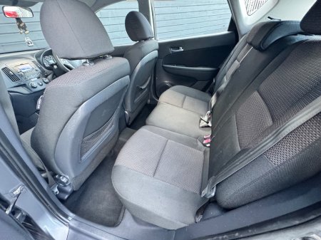 2009 Hyundai i30 - thumbnail 11