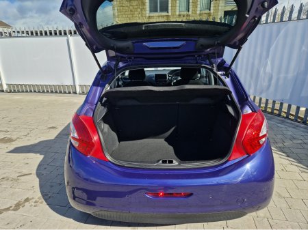 2015 Peugeot 208 - thumbnail 9