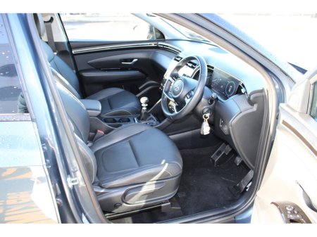 2024 Hyundai Tucson 2WD Executive w.2 Tone Roof €38,950 thumbnail