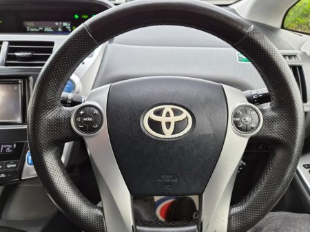 2012 Toyota Prius - thumbnail 21