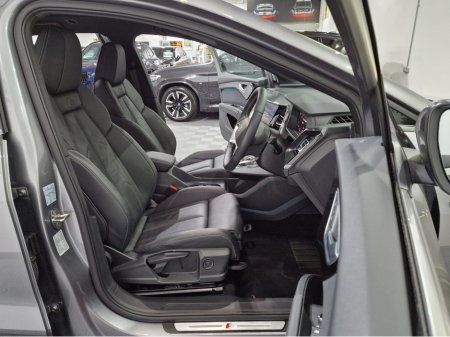 2024 Audi Q4 e-tron 45 S LINE (TECH PACK / 82KWH BATTERY) 282BHP AUTOMATIC **ONE OWNER / APPLE CARPLAY / ADAPTIVE CRUISE CONTROL / FULL LEATHER / SONOS PREMIUM SOUND / SAT NAV / REVERSE CAMERA / WIRELESS PHONE CHARGING** €43,900 thumbnail