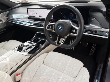 2025 BMW 7 Series M760e €134,995 thumbnail