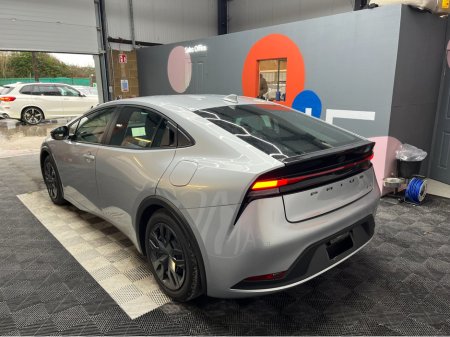 2025 Toyota Prius - view 4