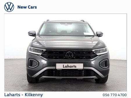 2025 Volkswagen T-Roc EDITION 75 2.0TDI 116HP €38,950 thumbnail