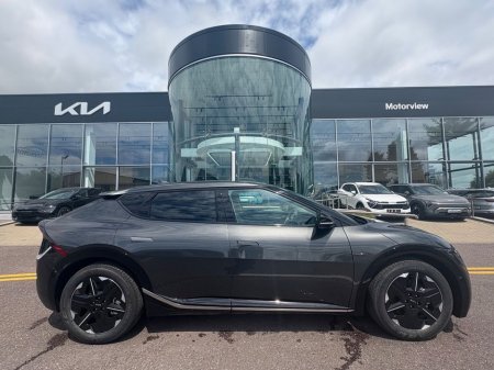 2026 Kia EV6 NEW MODEL WITH LONGER RANGE EV6 Aerodynamic side details, *0% finance* New rear signature LED taillights, New high-impact alloy wheels, Completely r €52,810