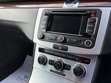 2012 Volkswagen Passat - thumbnail 8