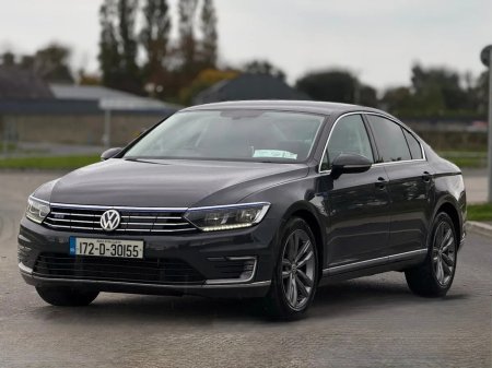 2017 Volkswagen Passat Volkswagen Passat 2017 GTE AUTO High Line €14,990 thumbnail