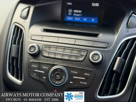 2016 Ford Focus - thumbnail 5