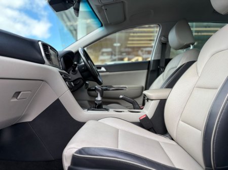 2019 Kia Sportage - view 2