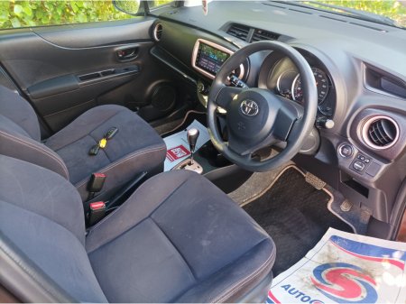 2014 Toyota Yaris 1.3 4 CYLINDER AUTOMATIC SERVICE HISTORY (5 STAMPS) 4 NEW TYRES NEW NCT REVERSE CAMERA LARGE TOUCH SCREEN MULTIMEDIA SYSTEM AUTOMATIC HEADLIGHTS €10,795